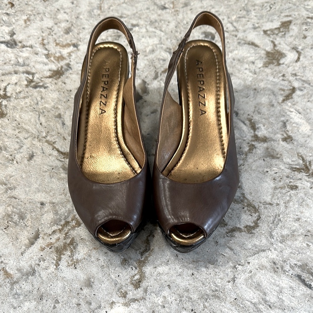 Priced to sell Apepazza Brown and Gold Peep-Toe Heels size 39 Made in Italy